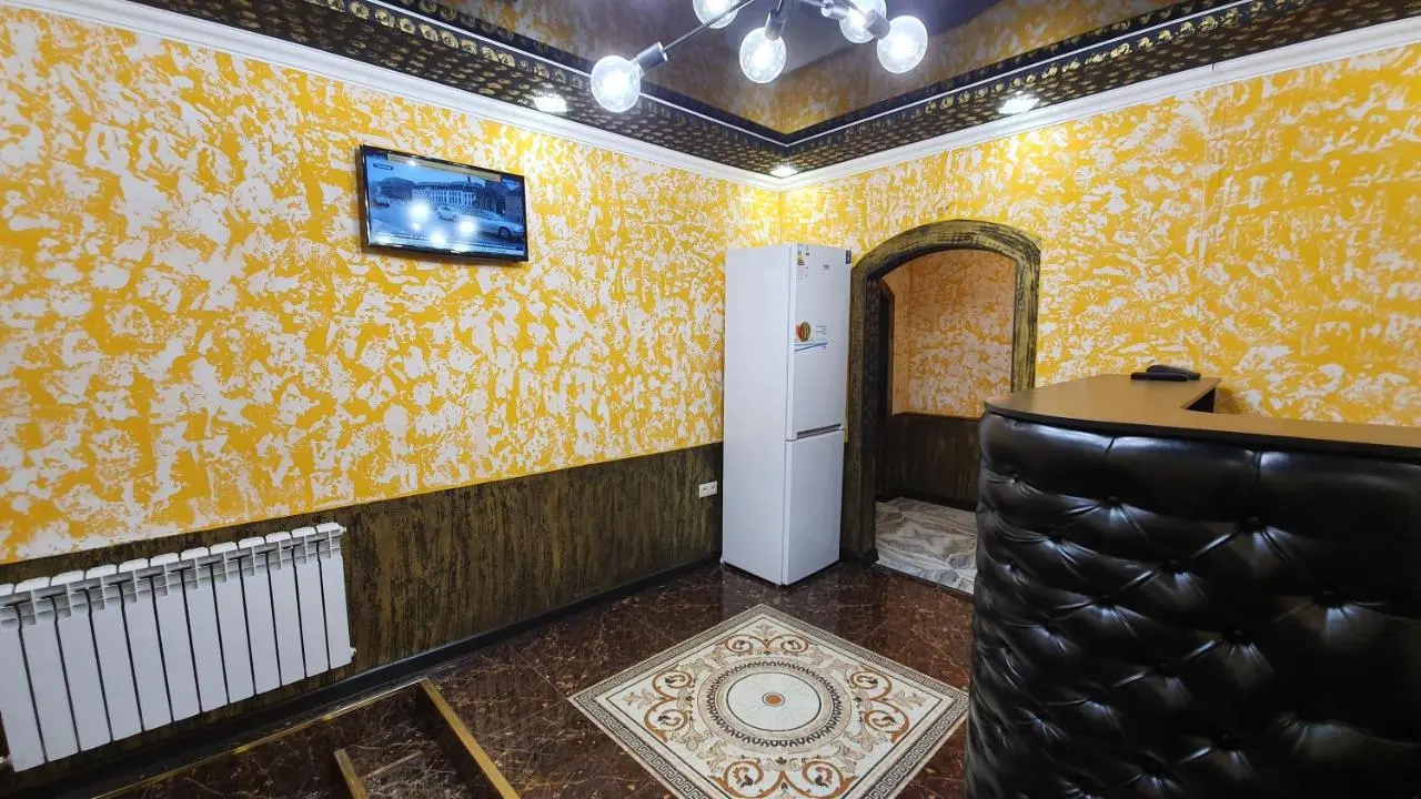 Москва: Hotel Uyut on Belovejskaya 57