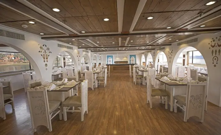 Луксор: Ms. Mahrousa Nile Cruise