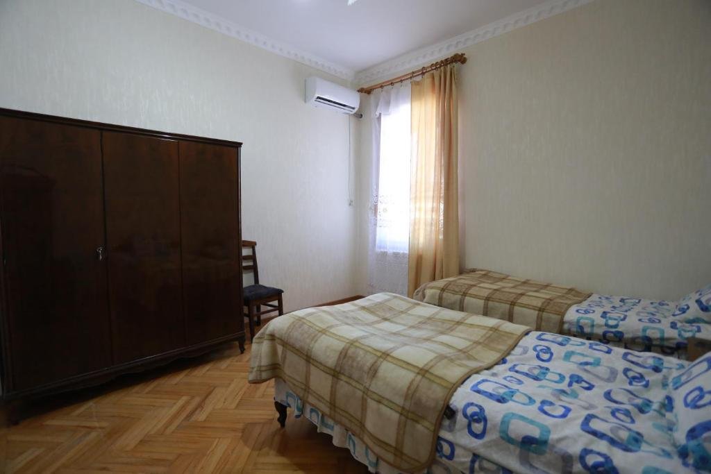 Кутаиси: Hotel Lotus