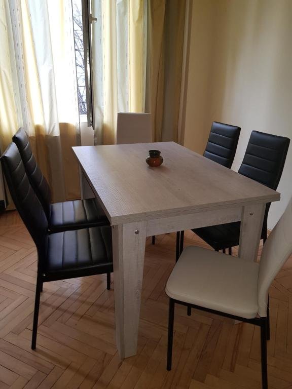 Кутаиси: Sweet Home Kutaisi