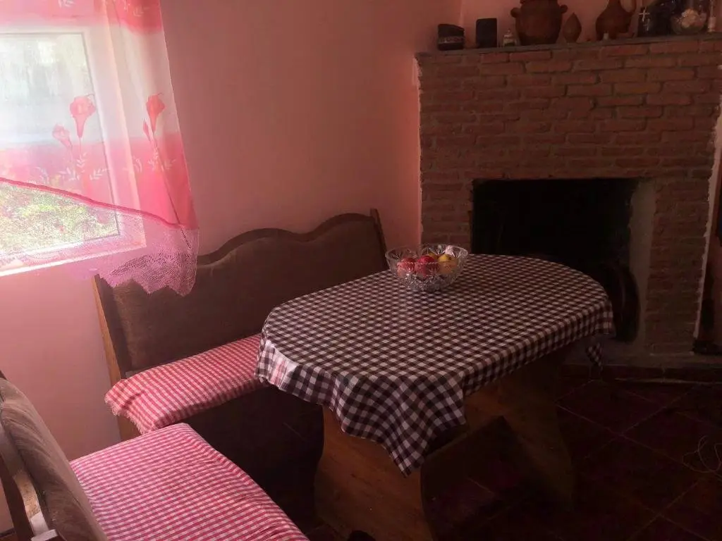Кутаиси: Guest House All Seasons