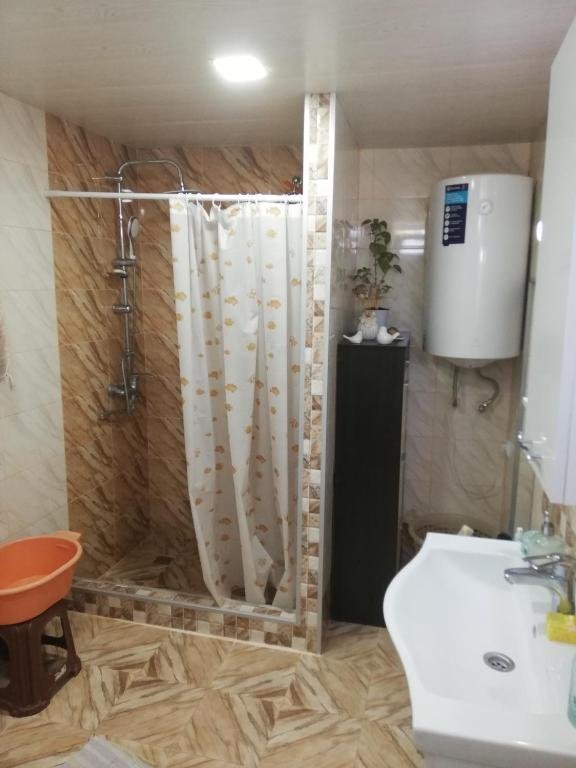 Кутаиси: Kutaisi guesthouse