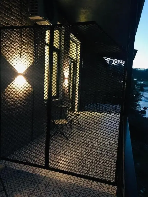 Кутаиси: HouseHotel Riverside