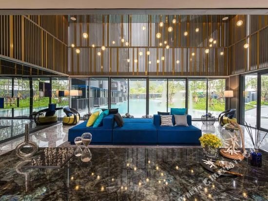 Кату: The Deck Patong by Joy