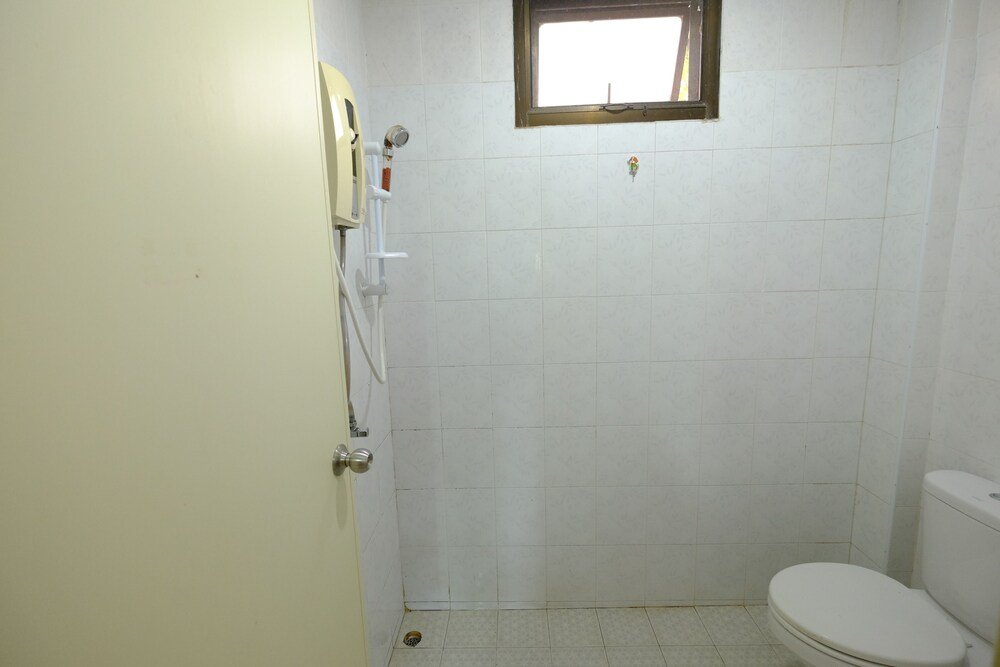 Сакон Накхон: Baansetthanan Apartment