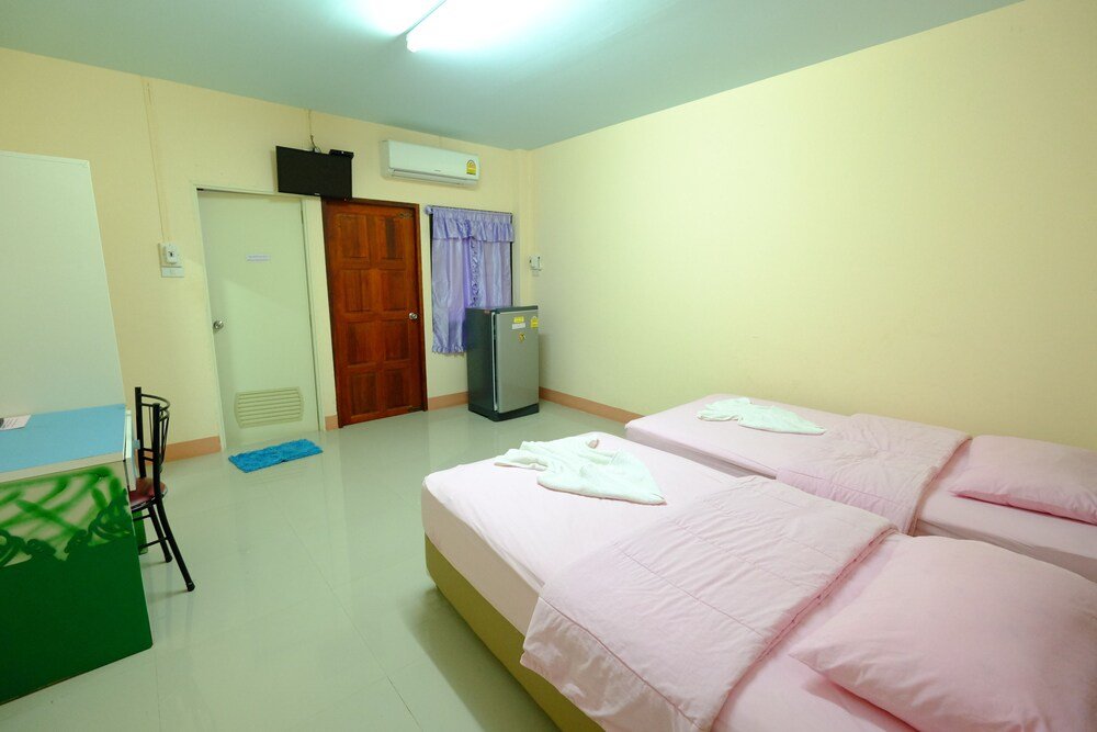 Сакон Накхон: Baansetthanan Apartment