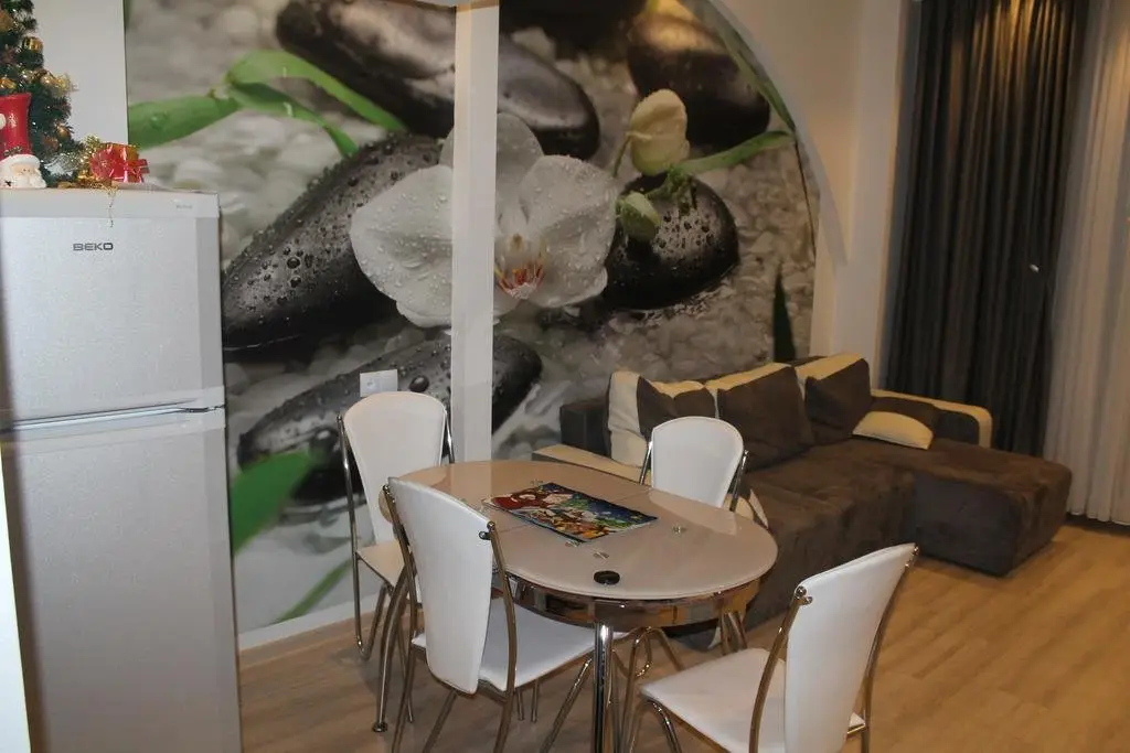 Тбилиси: 2-Bedroom Apartment Guramishvili
