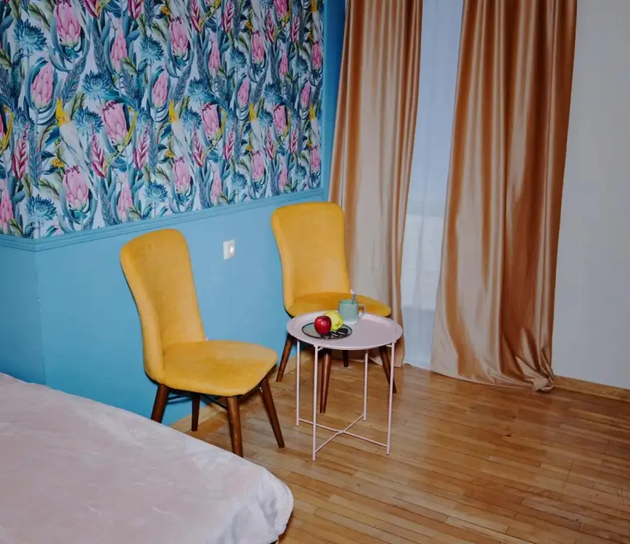 Тбилиси: Biblioteka Tbilisi Hotel
