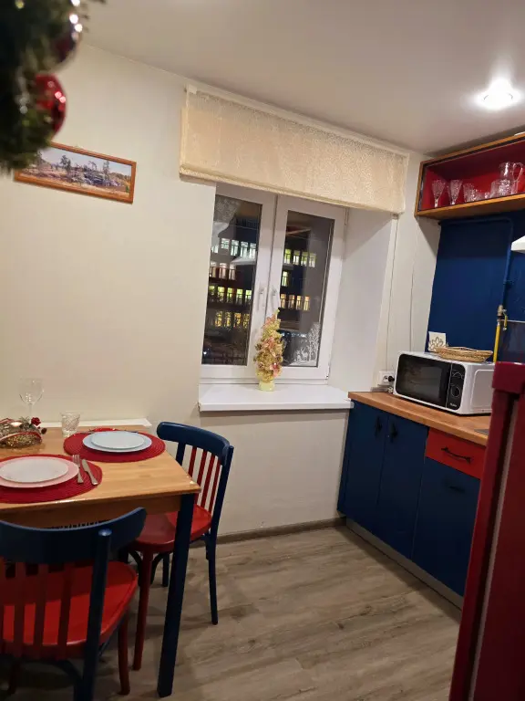 Мурманск: Апартаменты Apartment overlooking the library