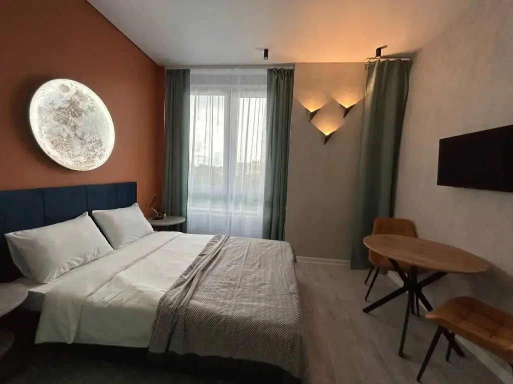 Апартаменты Moon Tower  стильная студия в центре — фото 1