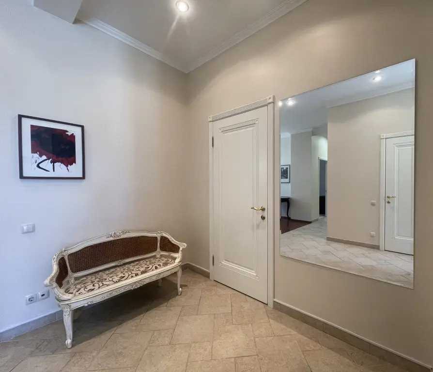 Минск: Апартаменты 3-комнатные HomeApart пр-т Независимости, 13