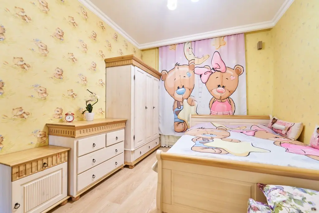 Сочи: Trekhkomnatnaya Kvartira Na Sanatornoy Flat