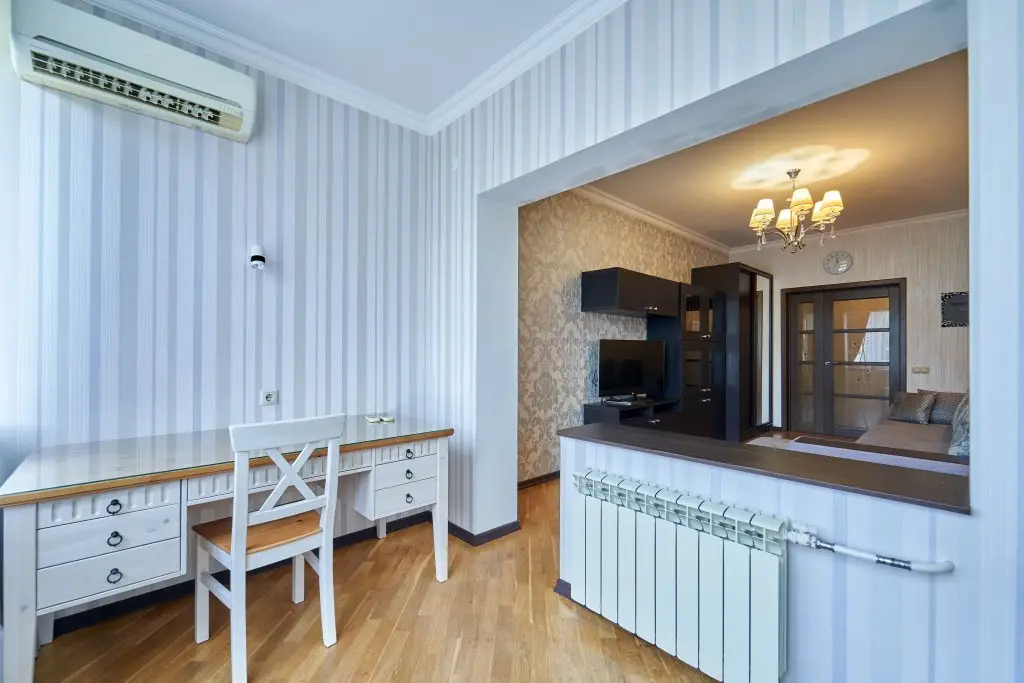 Сочи: Trekhkomnatnaya Kvartira Na Sanatornoy Flat
