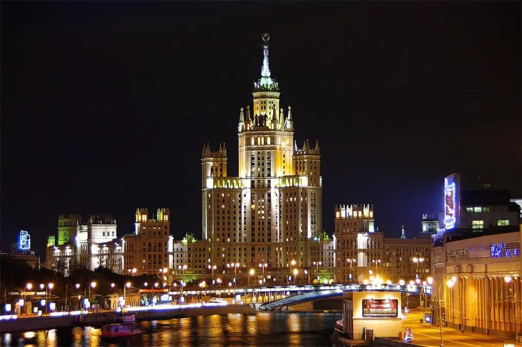 Москва: Апартаменты  Роскошные с Балконом и Видом на Кремль