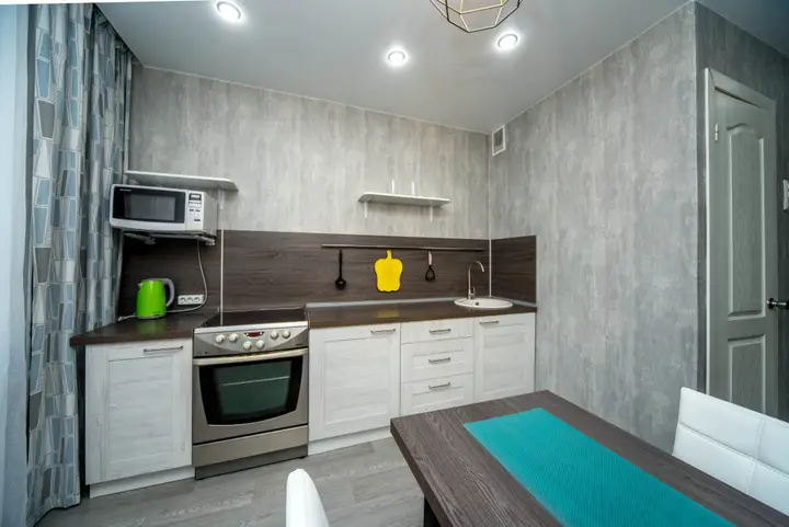 Красноярск: Vozle Mcdonalds Trts Planeta Dts Pervaya Bashnya Flat