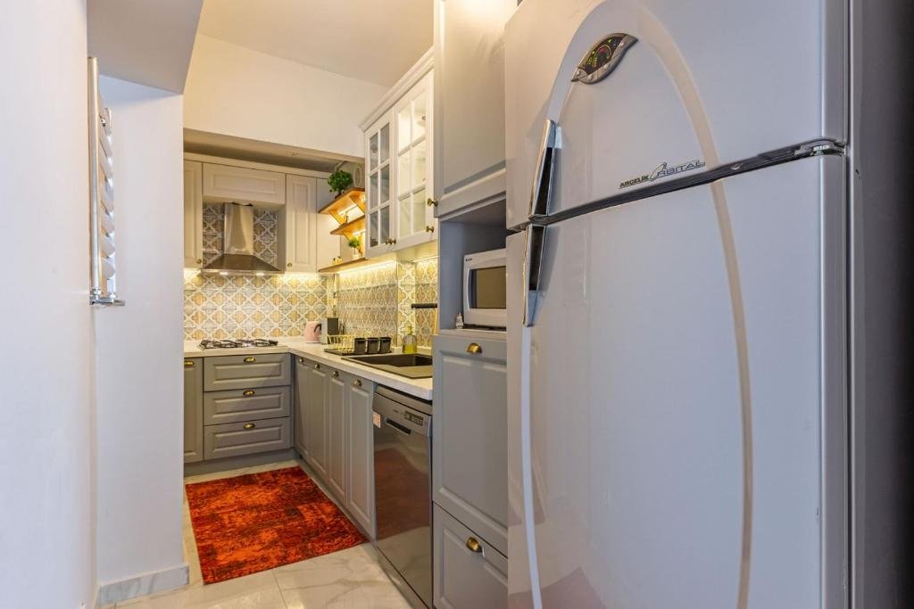 Стамбул: Stylish Apartment in Moda near Popular Attractions with Balcony