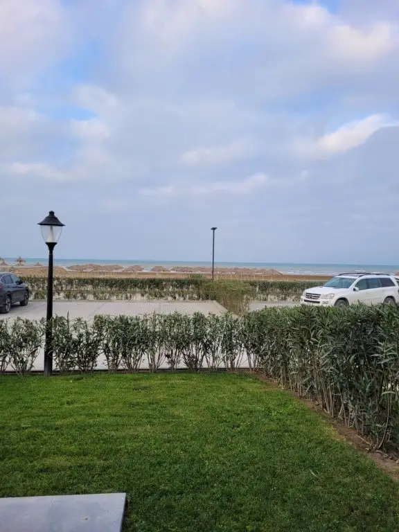 Баку: Апартаменты Sea Breeze White Villa