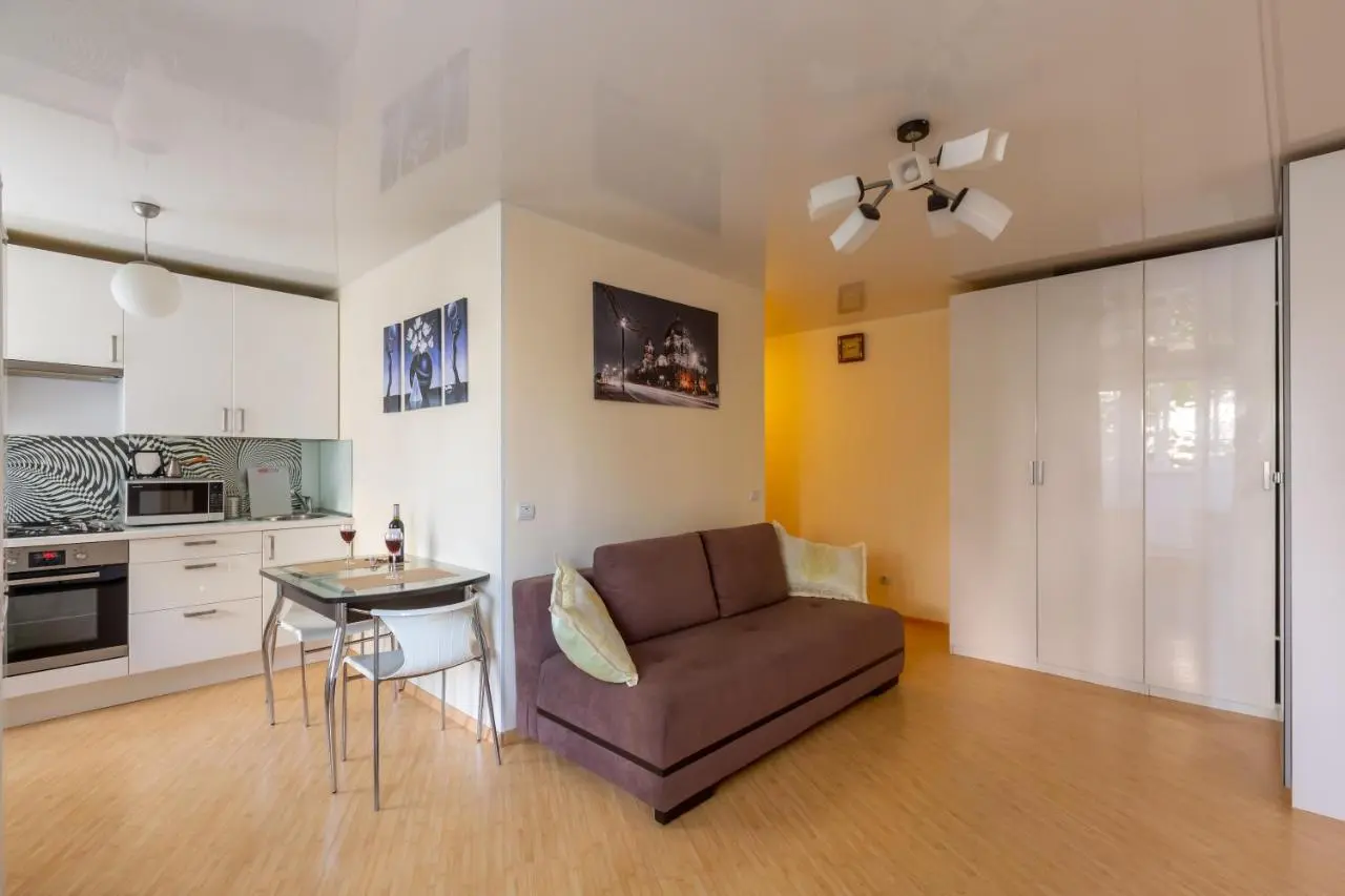 Москва: 2-Bedroom Central Apartment