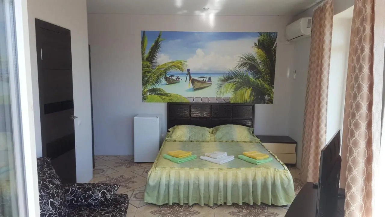 Джубга: Hotel Parizhanka