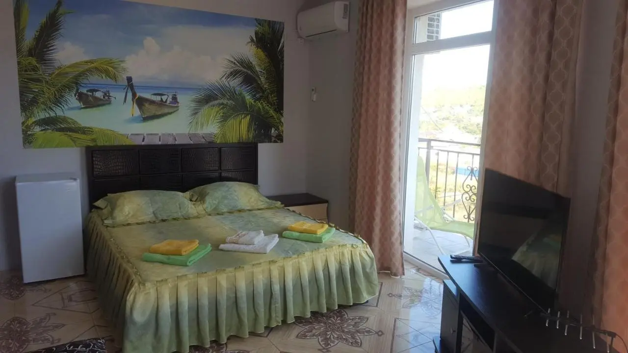 Джубга: Hotel Parizhanka