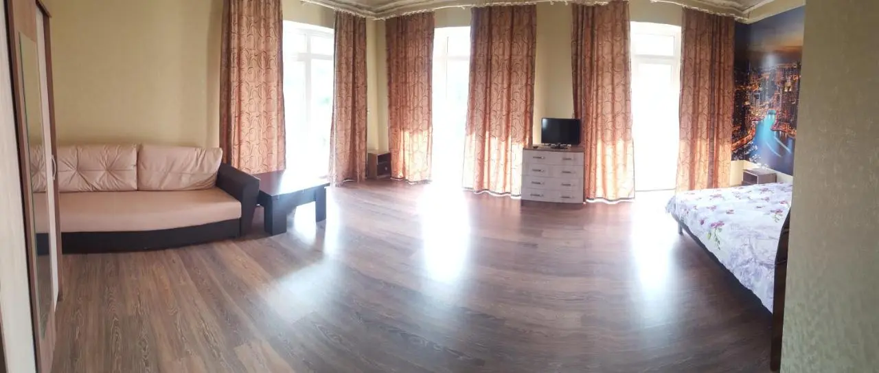 Джубга: Hotel Parizhanka