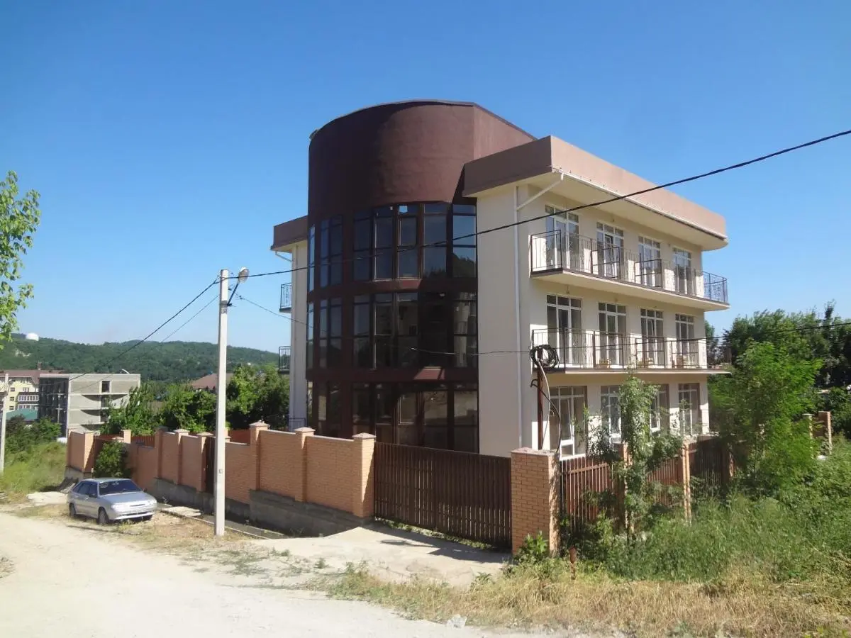 Джубга: Hotel Parizhanka