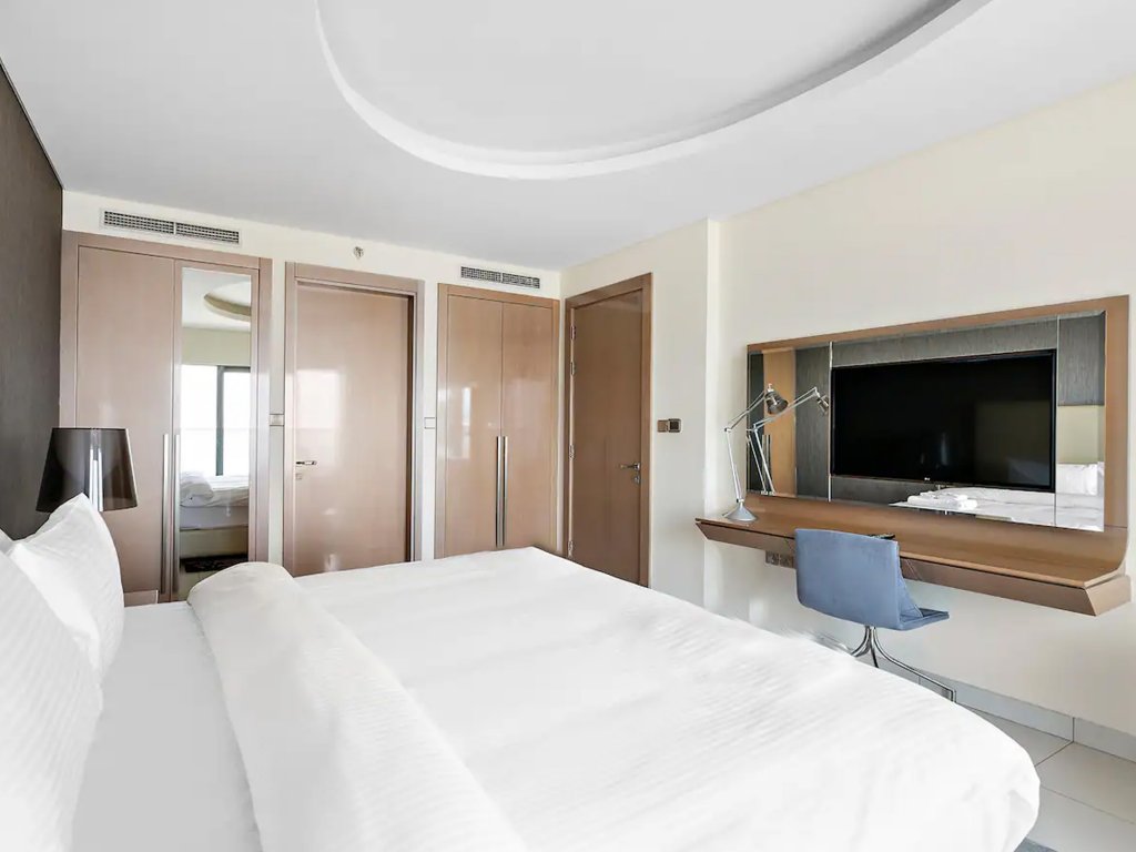 Дубай: Апартаменты Cosmos Living Paramount Hotels & Resorts Dubai