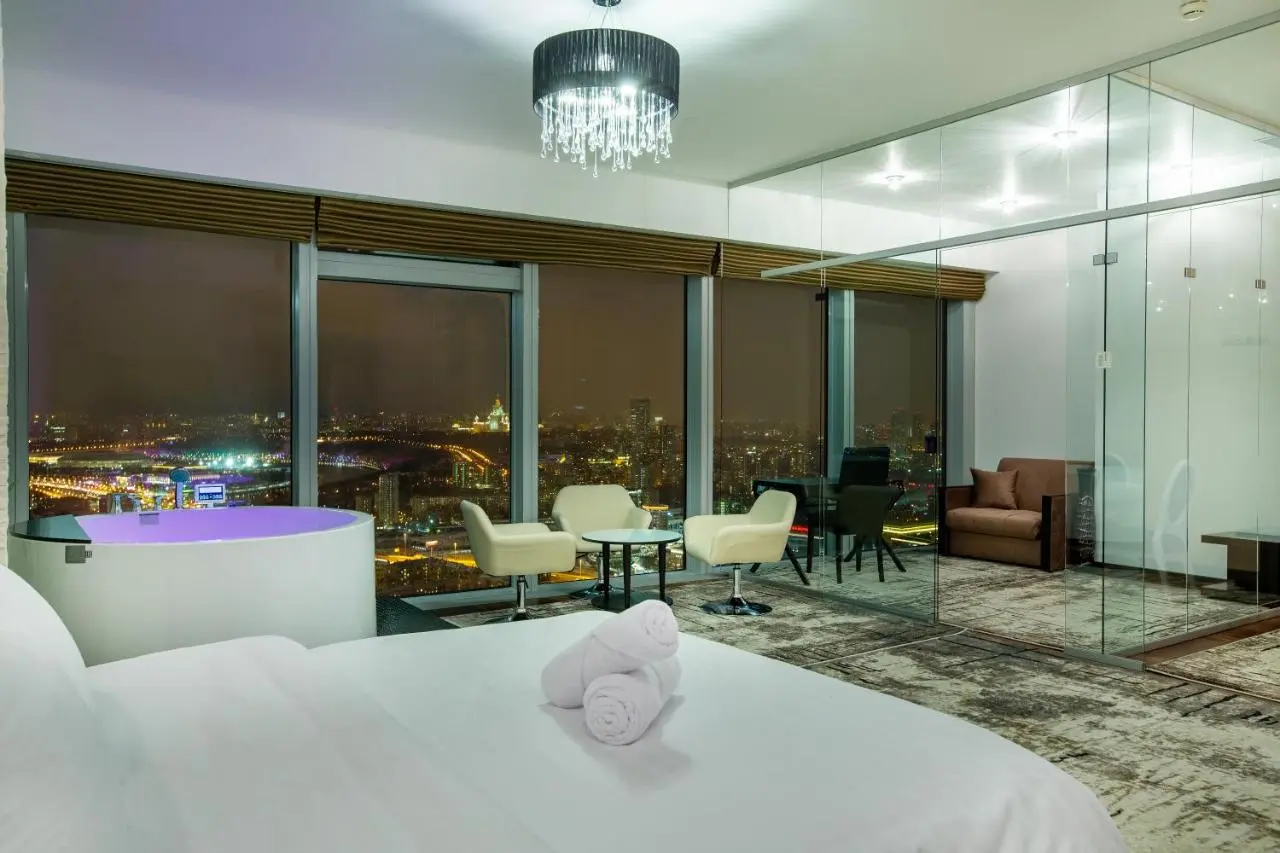 Москва: Rockmond 48 Lux