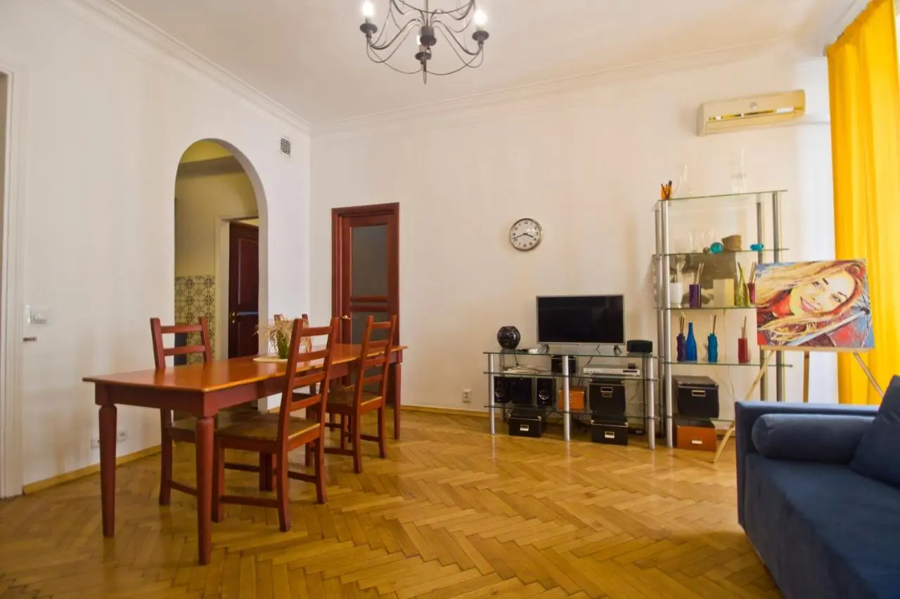 Karaul'noye: LA FLATS Pushkinskaya