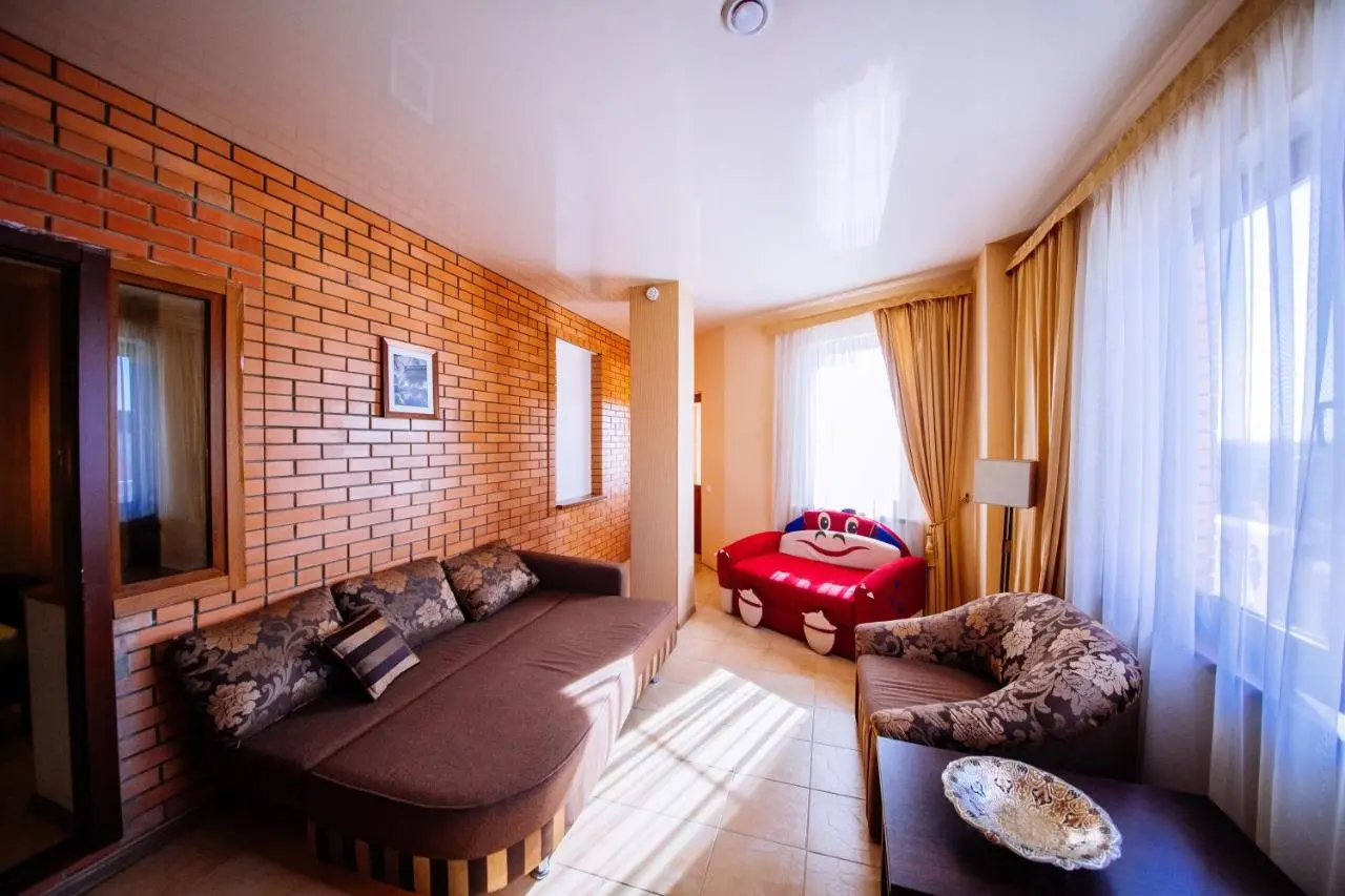 Витязево: Villa Lubomir