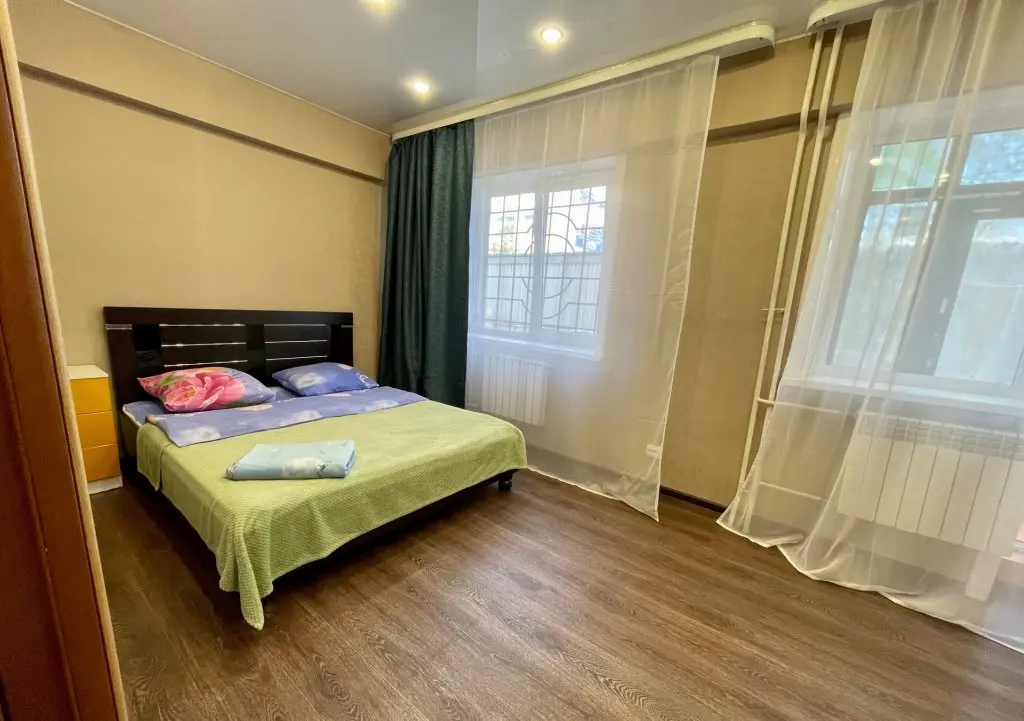 Иркутск: Apartamenty na ulitse Dybovskogo 4/3
