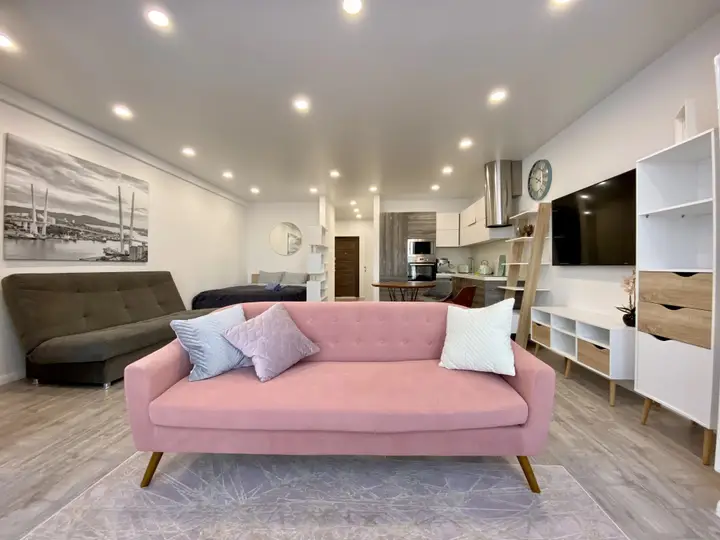 Владивосток: Апартаменты на улице Фонвизина 2