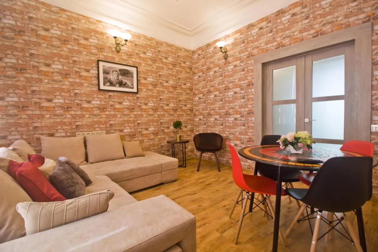 Shiryayevo: LAFLATS Volkhonka