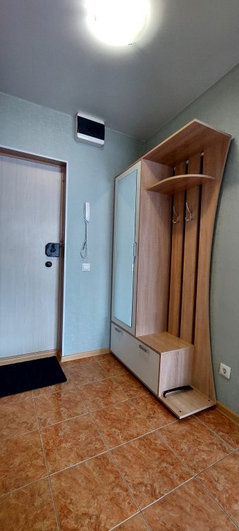 Владивосток: Жилое помещение в центре города в стороне от дороги с видом на парк