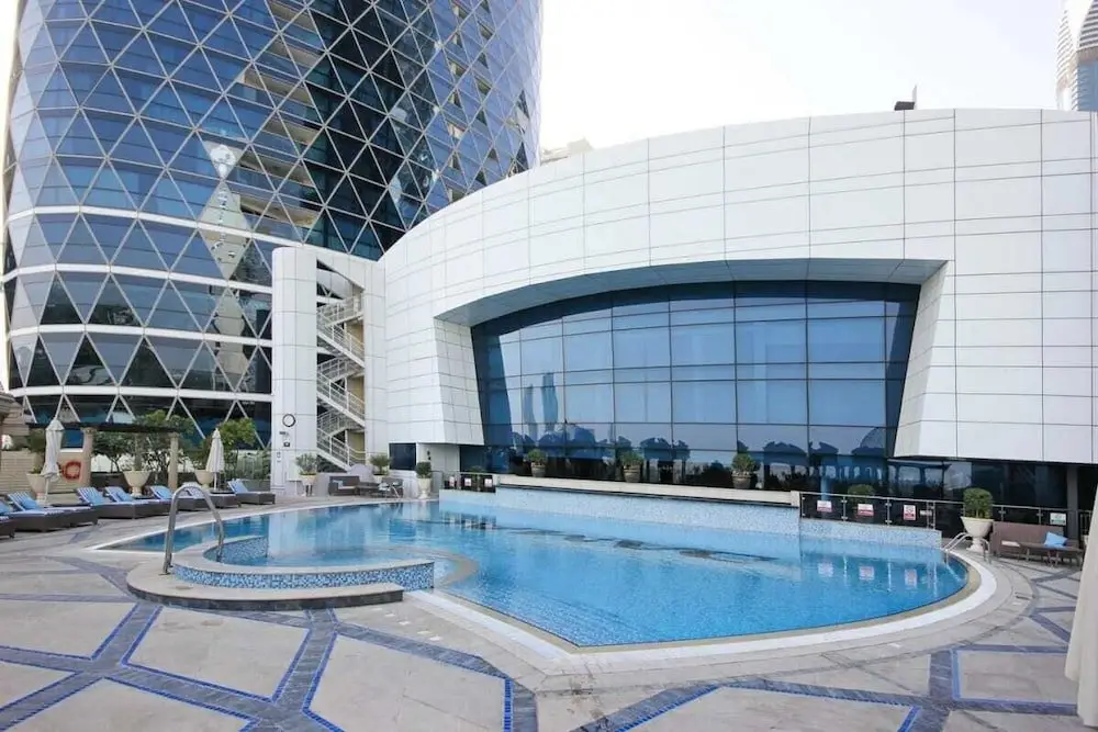 Дубай: Spacious Apartment in the Classic Park Towers