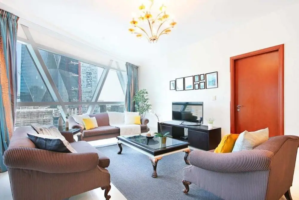 Дубай: Spacious Apartment in the Classic Park Towers