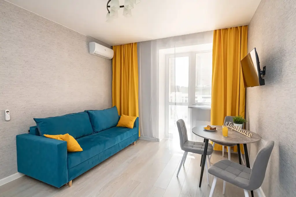 Владивосток: Апартаменты TopHouse на Нейбута 2а, 3 этаж