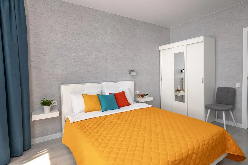 Владивосток: Апартаменты TopHouse на Нейбута 2а, 3 этаж