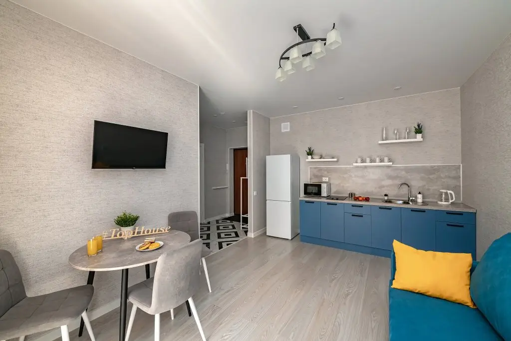 Владивосток: Апартаменты TopHouse на Нейбута 2а, 3 этаж