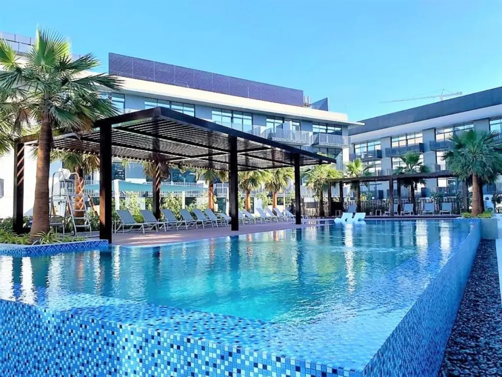 Дубай: Апартаменты  SuperHost - Chic Home in the Heart of JVC with Designer Pool
