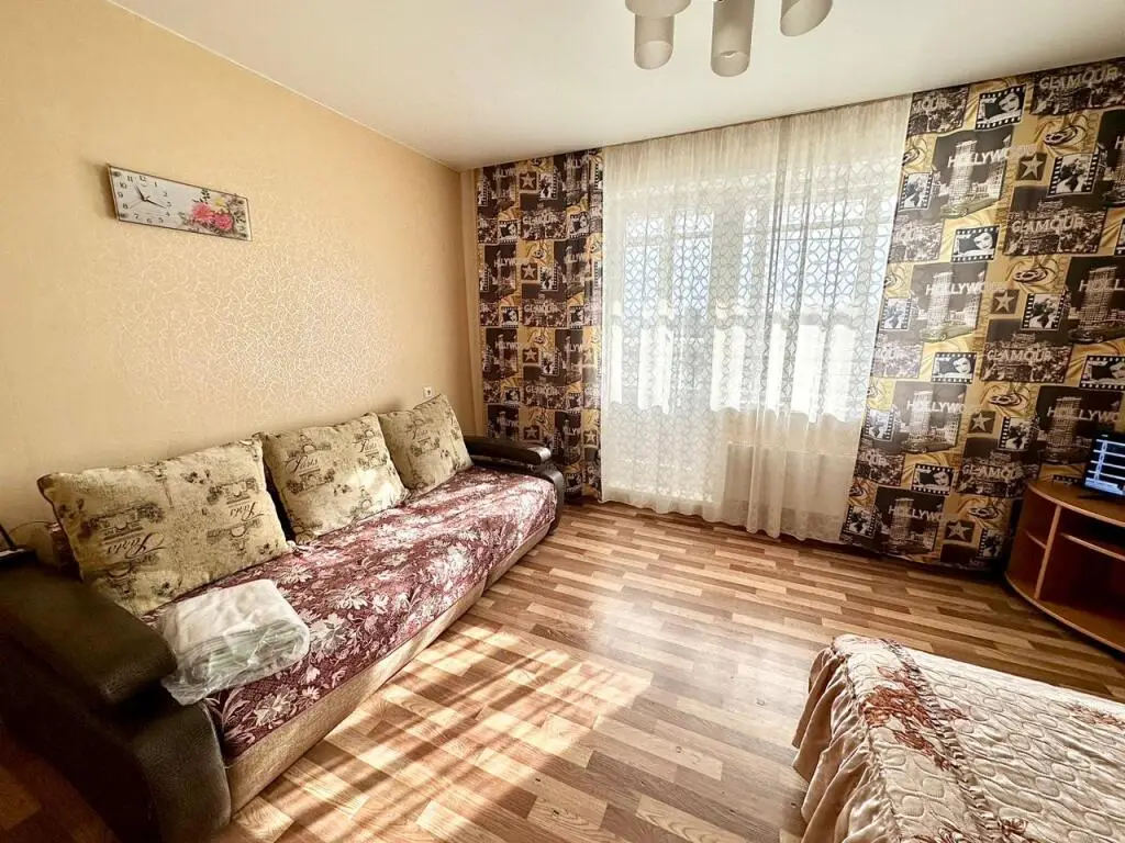 Красноярск: Апартаменты Калинина 17
