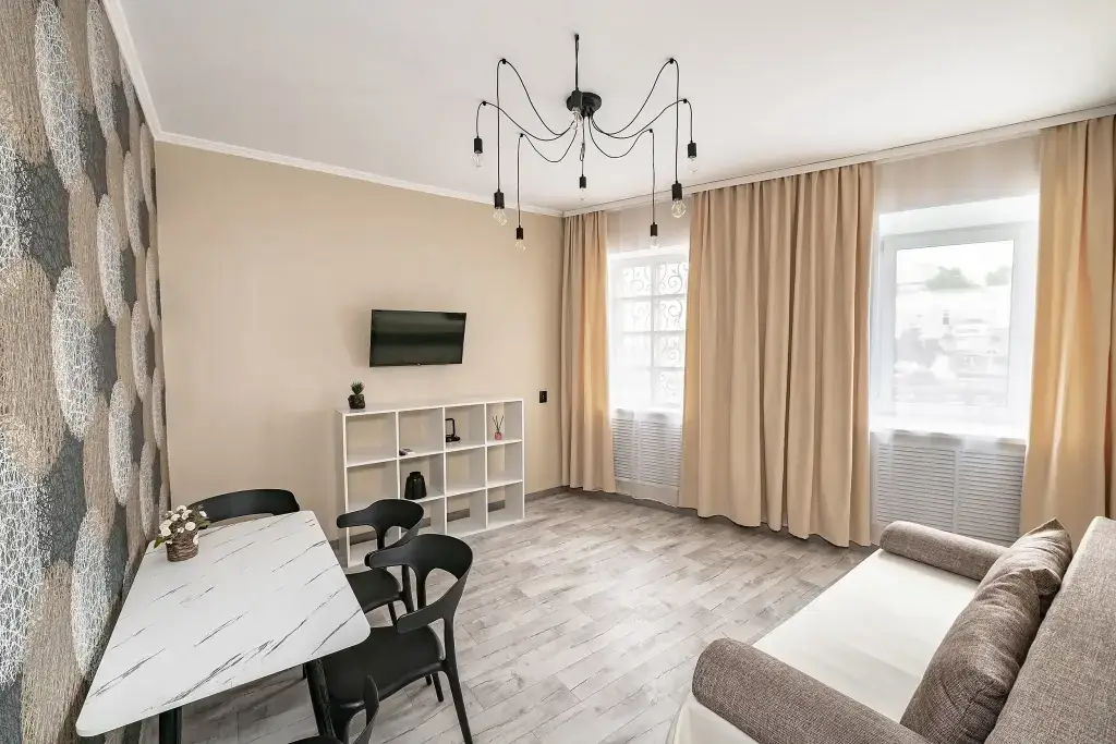 Апартаменты Трехкомнатные в самом центре города на Фокина 19 — фото 1