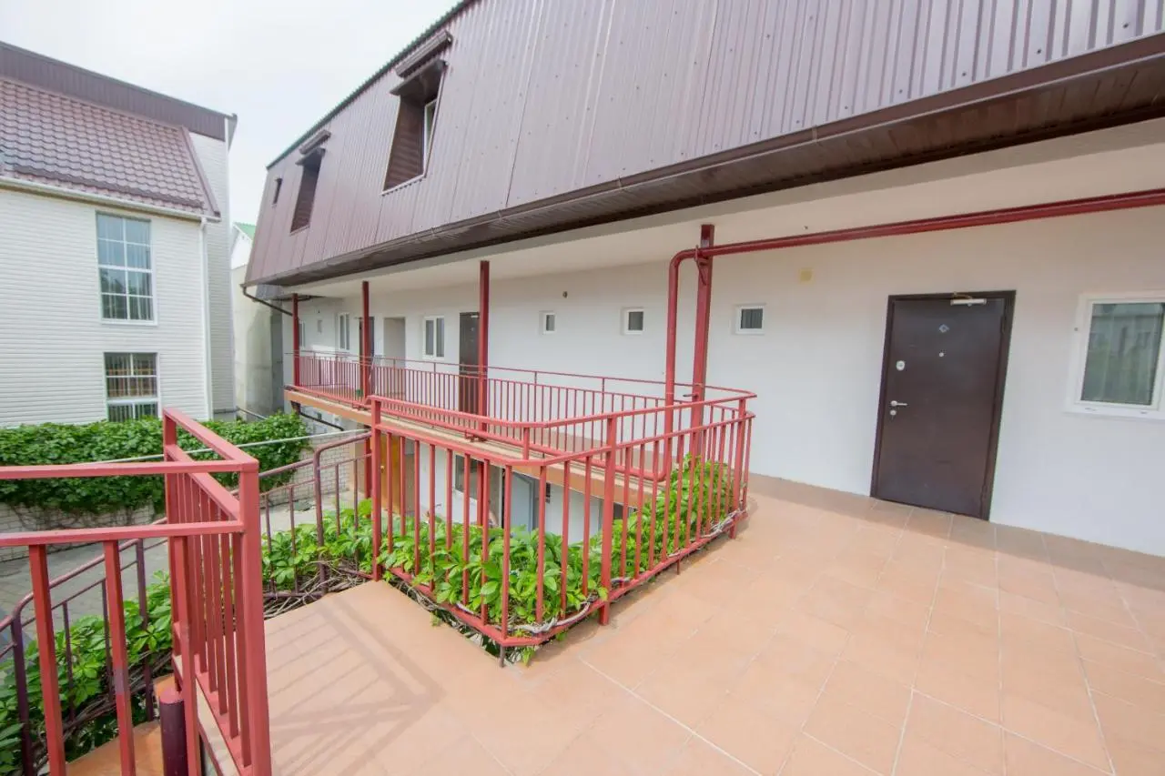 Витязево: Guest house Solnechnaya 7