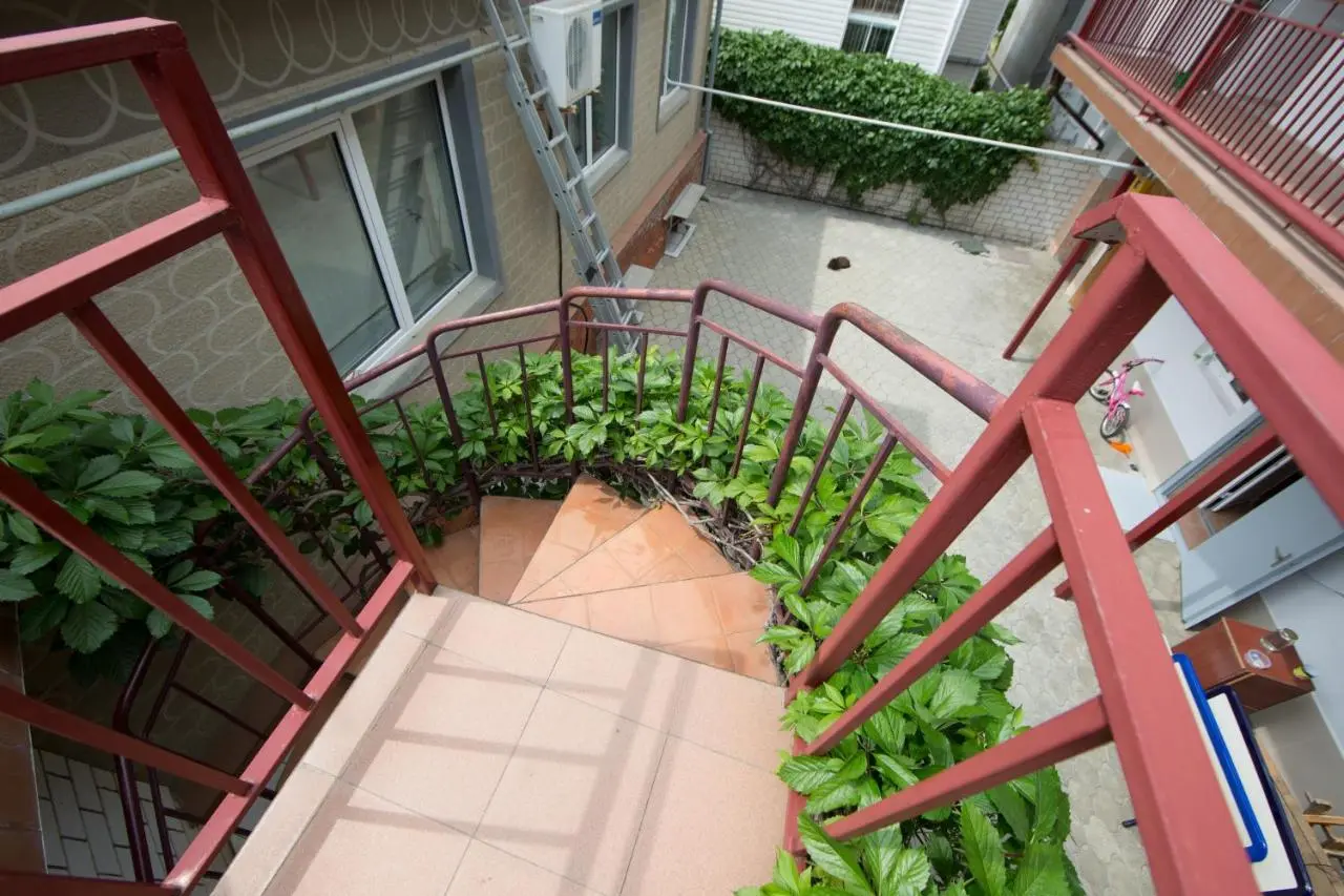 Витязево: Guest house Solnechnaya 7