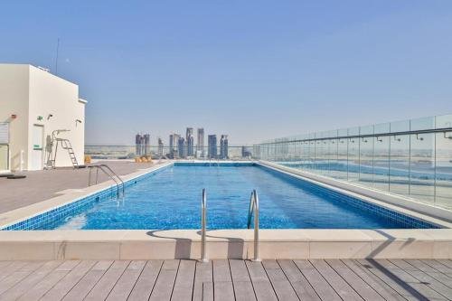 Дубай: Signature Holiday Homes - Newly Furnished Studio in Azizi Aliyah Residences, Al Jaddaf