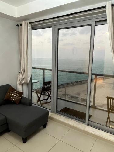 Рас-эль-Хайма: 2 Bedroom Incredible Ocean Vew Apartment