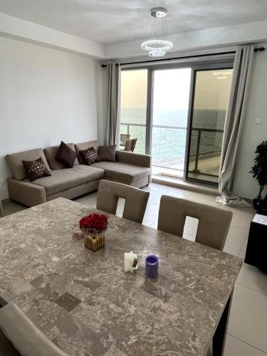 Рас-эль-Хайма: 2 Bedroom Incredible Ocean Vew Apartment