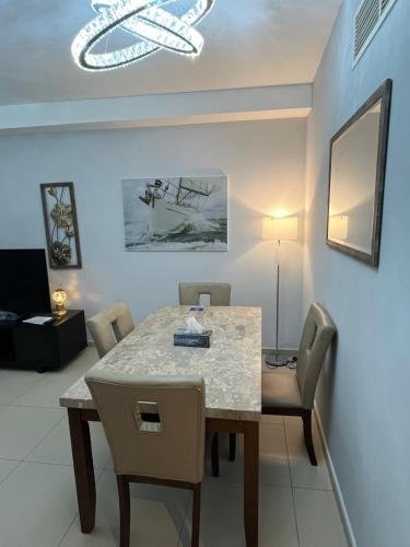 Рас-эль-Хайма: 2 Bedroom Incredible Ocean Vew Apartment