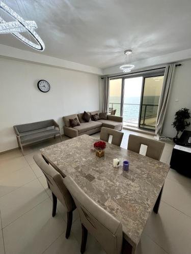 Рас-эль-Хайма: 2 Bedroom Incredible Ocean Vew Apartment