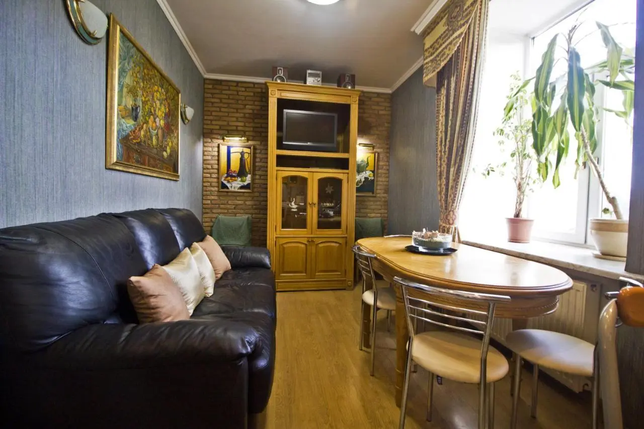 Москва: Lakshmi Universitet